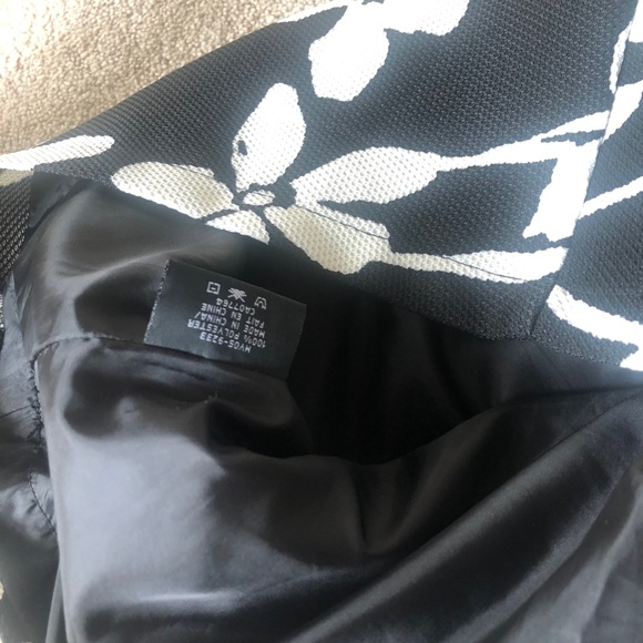 Cute full skirt! - Picture 6 of 6